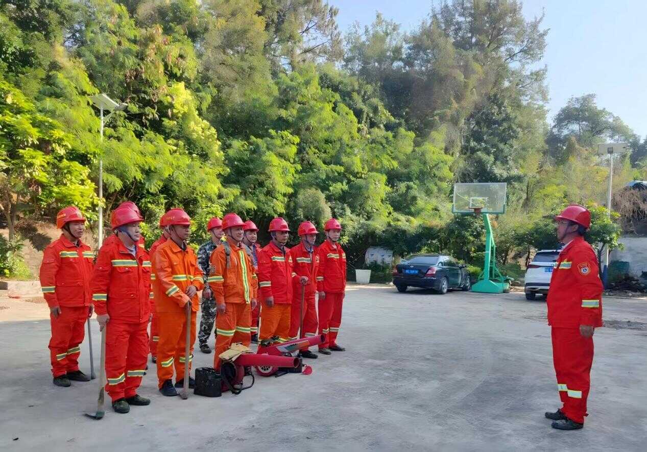 雅长林场那成分场开展消防演练(雅长林场 杨晓蝶 摄).png