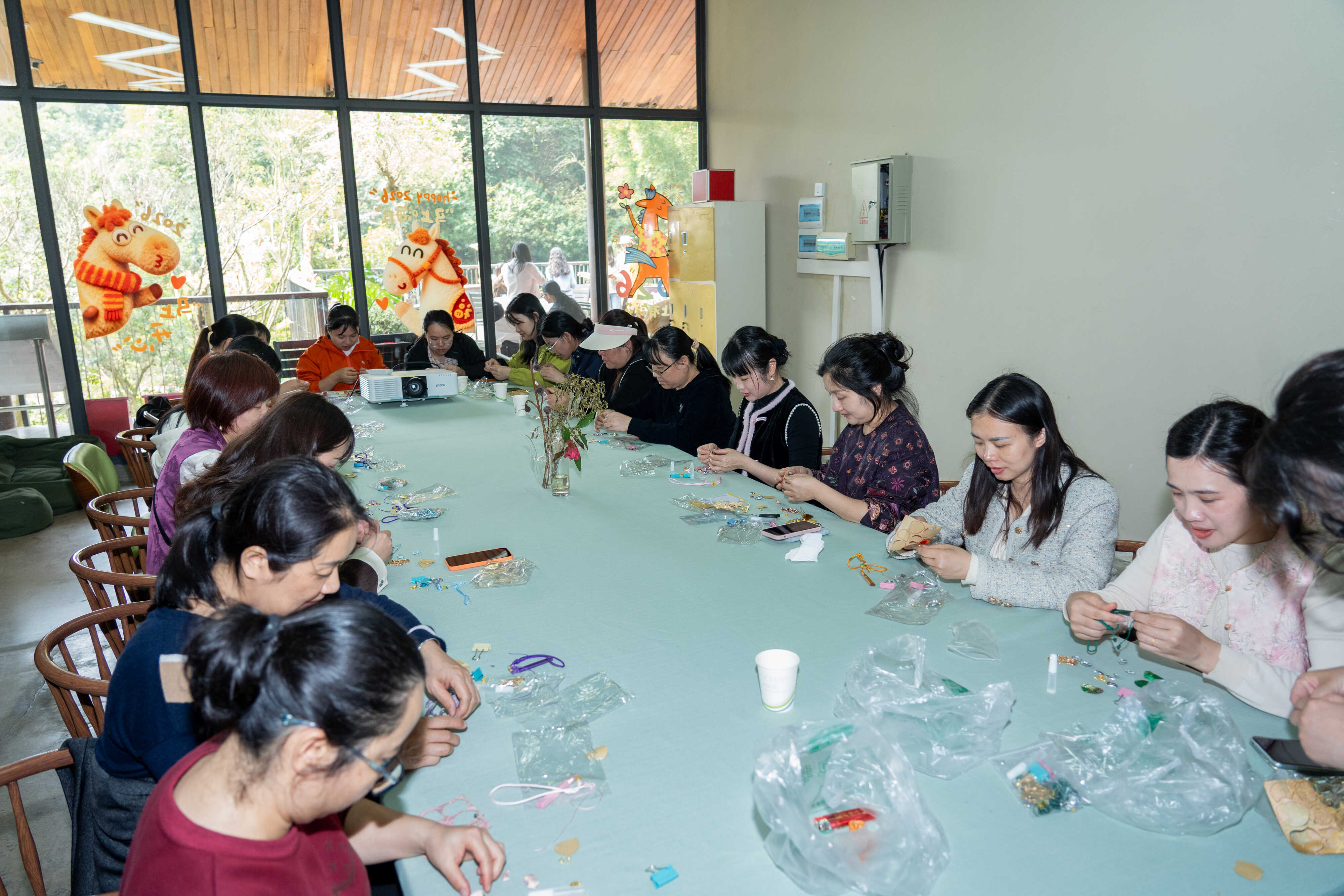 民族手工制作活动 卢钦标摄.jpg